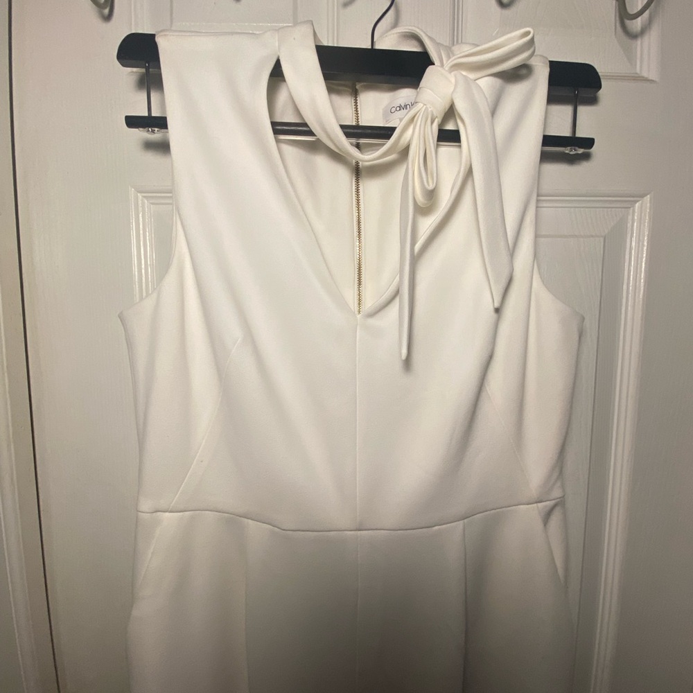 Calvin Klein White jumpsuit w/pockets size 10